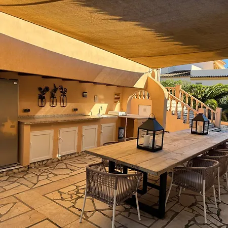 Casa Del Rebaldi, Oase Rust